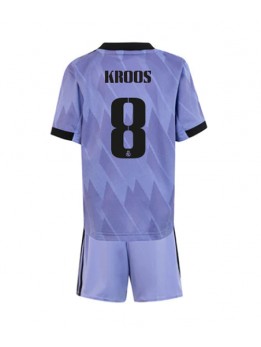 Real Madrid Toni Kroos #8 Auswärts Trikotsatz für Kinder 2022-23 Kurzarm (+ Kurze Hosen)